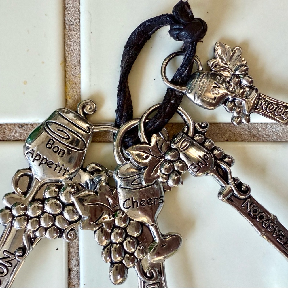 WINE MEASURING SPOONS SET BY GANZ EMBOSSED ZINC ALLOY SEEN ON FOOD NETWORK - Picture 2 of 6